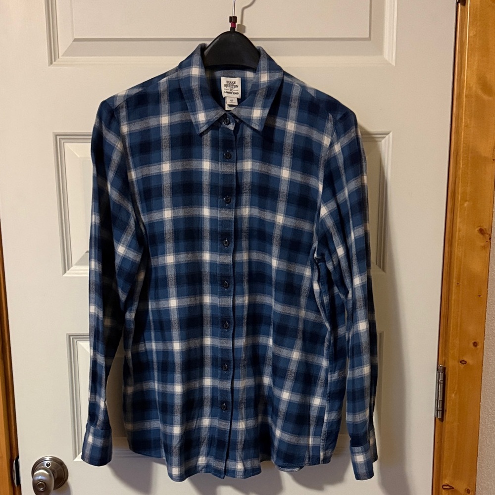 Lands’ End Blake Shelton  Navy and White Plaid Men's Shirt